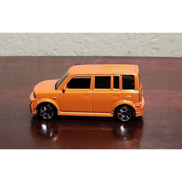 Matchbox Scion XB 2004 Orange In Box Frame With Road Scenery Pre-owned - Picture 3 of 6